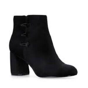 Nine West Khraine Heeled Bootie Women's size 9.5 M Black Velvet Button Sides